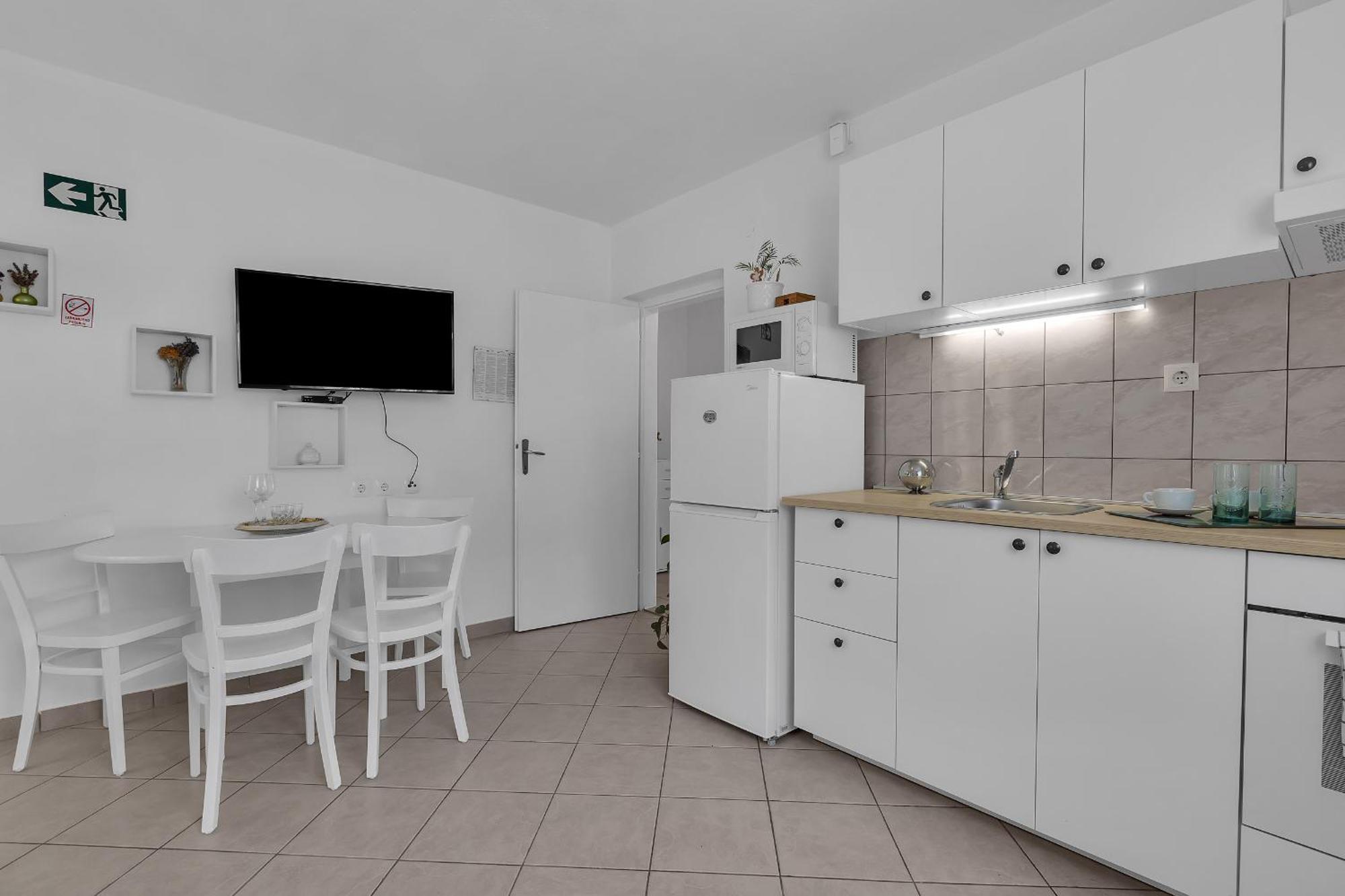 Apartment And Rooms Mila Makarska Ngoại thất bức ảnh